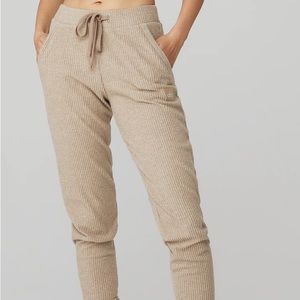 Alo Yoga Muse Sweatpant | Gravel Heather | Size Medium